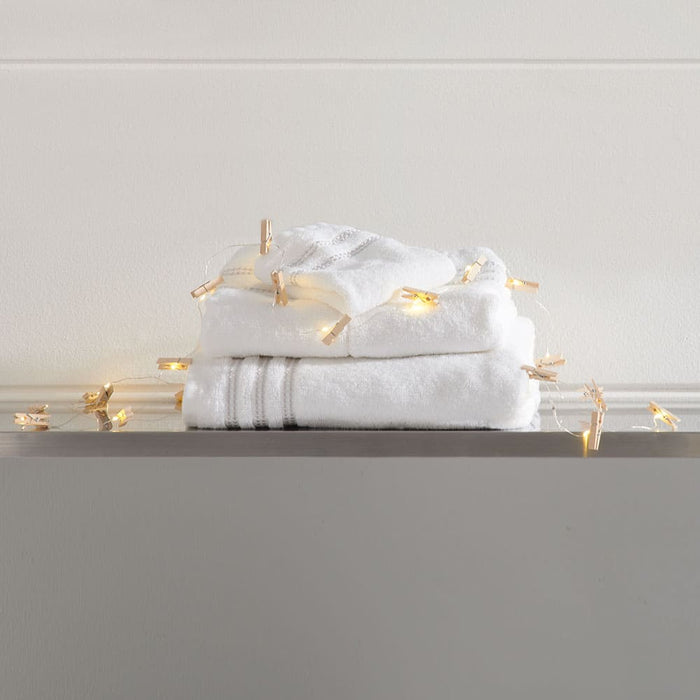 Signature HomeStyles Light Strings Clothespins LED String Lights