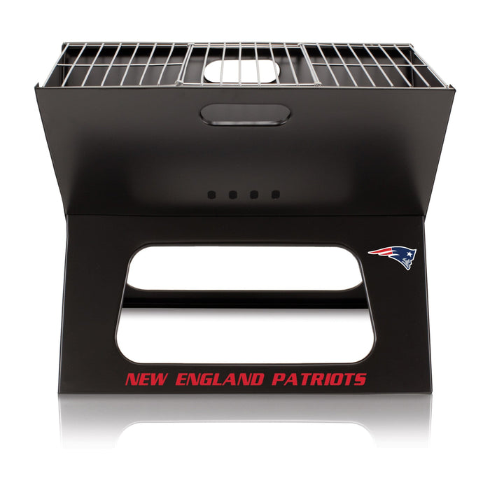 Signature HomeStyles Grills New England Patriots NFL Portable Charcoal BBQ Grill