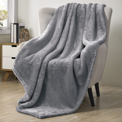 Signature HomeStyles Throws Charcoal Indulgent Throw